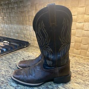 Mens Ariat boots size 8